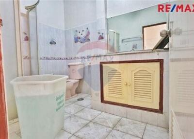 180 Sqm., 3 Beds Townhouse listed for ฿ 1,590,000.