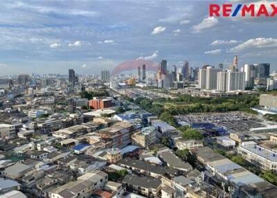 56 Sqm., 1 Bed Condo listed for ฿ 9,200,000.