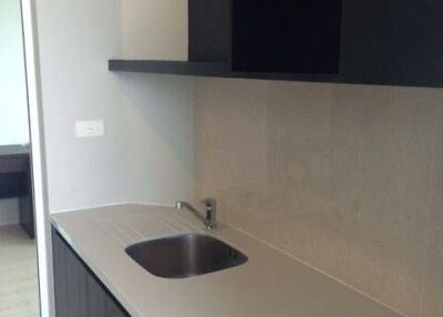 2-BR Condo at Rhythm Sukhumvit 44/1 near BTS Phra Khanong