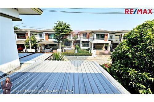 207 Sqm., 3 Beds Townhouse listed for ฿ 8,600,000.