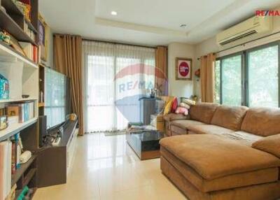 200 Sqm., 4 Beds, 4 Baths Townhouse listed for ฿ 11,900,000.