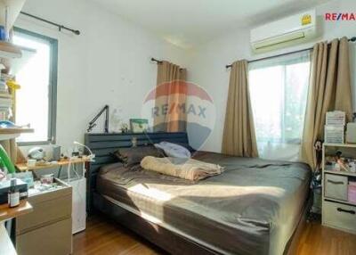 200 Sqm., 4 Beds, 4 Baths Townhouse listed for ฿ 11,900,000.