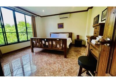 Pool villa with sea views in Ao nang