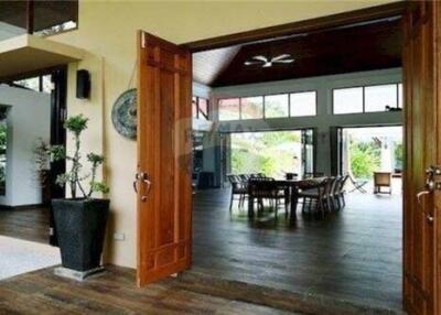 6,400 Sqm., 3 Beds, 3 Baths Townhouse listed for ฿ 32,000,000.