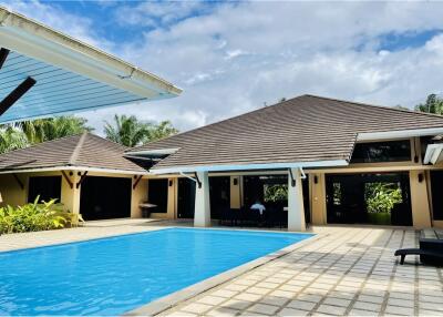 6,400 Sqm., 3 Beds, 3 Baths Townhouse listed for ฿ 32,000,000.