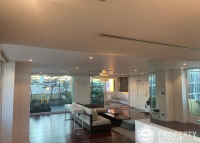 3-BR Condo at Monterey Place Sukhumvit 16 near MRT Queen Sirikit National Convention Centre