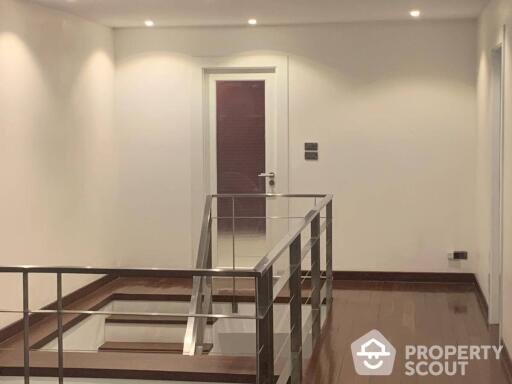 3-BR Condo at Monterey Place Sukhumvit 16 near MRT Queen Sirikit National Convention Centre