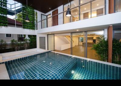 2-BR Apt. close to Sukhumvit