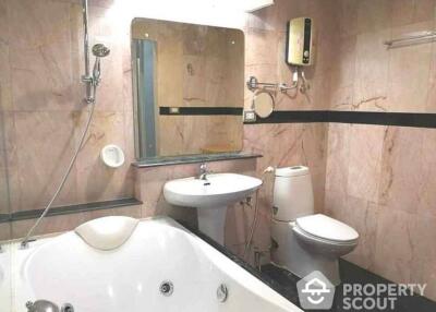 2-BR Apt. near BTS Phrom Phong