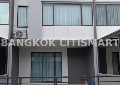 Townhouse at Pleno Bangna-Wongwaen for sale