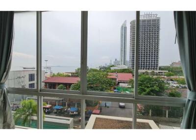 62 Sqm., 1 Bed, 2 Baths Condo listed for ฿ 4,370,000.