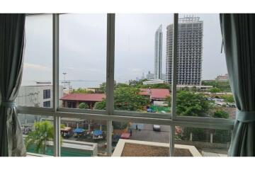 62 Sqm., 1 Bed, 2 Baths Condo listed for ฿ 4,370,000.