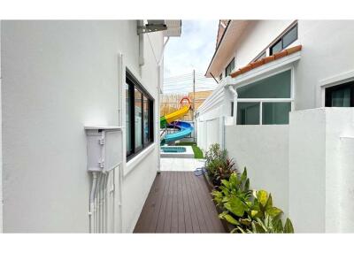 2 Storey Pool Villa for Rent