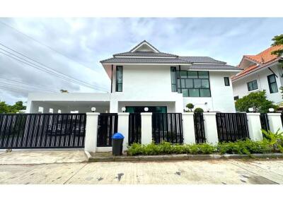 2 Storey Pool Villa for Rent