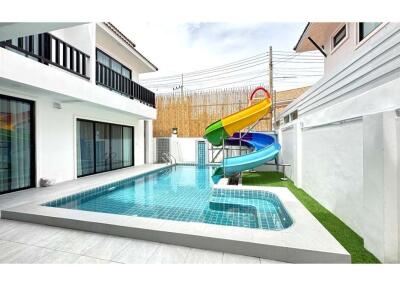 2 Storey Pool Villa for Rent