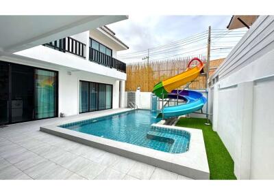 2 Storey Pool Villa for Rent