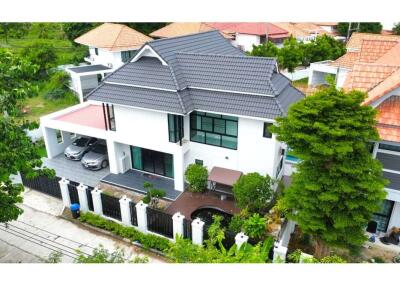 2 Storey Pool Villa for Rent