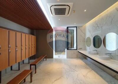 384 Sqm., 2 Beds, 2 Baths Townhouse listed for ฿ 26,050,000.