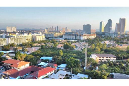 3,708 Sqm. Townhouse listed for ฿ 35,000,000.