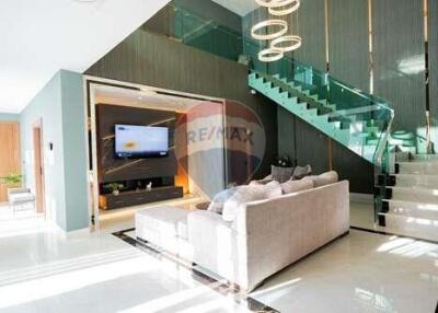 464 Sqm., 5 Beds, 6 Baths Townhouse listed for ฿ 23,900,000.