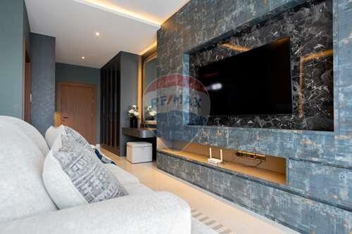 464 Sqm., 5 Beds, 6 Baths Townhouse listed for ฿ 23,900,000.