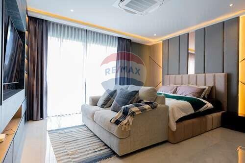 464 Sqm., 5 Beds, 6 Baths Townhouse listed for ฿ 23,900,000.