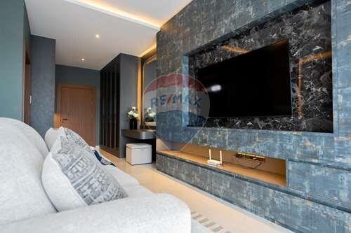 464 Sqm., 5 Beds, 6 Baths Townhouse listed for ฿ 23,900,000.