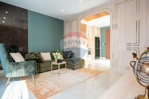 464 Sqm., 5 Beds, 6 Baths Townhouse listed for ฿ 23,900,000.