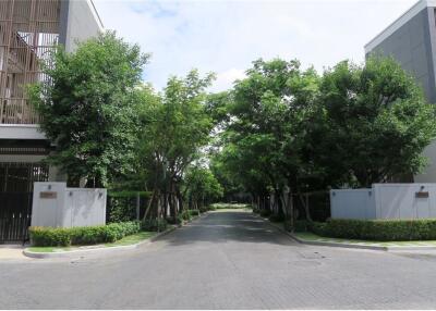 593 Sqm., 5 Beds Townhouse listed for ฿ 70,000,000.