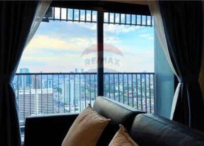 56 Sqm., 2 Beds, 2 Baths Condo listed for ฿ 5,800,000.