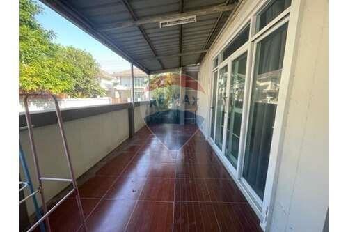 260 Sqm. Townhouse listed for ฿ 4,653,000.