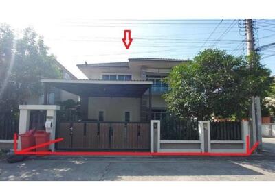 260 Sqm. Townhouse listed for ฿ 4,653,000.