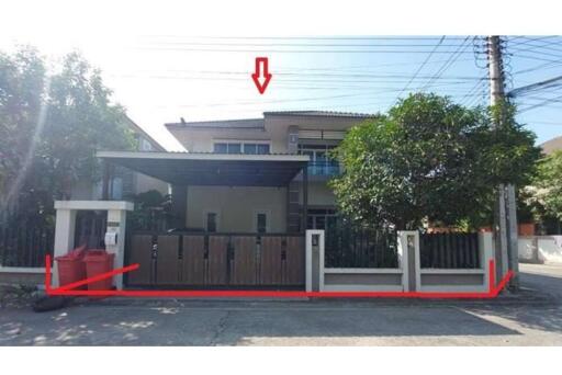 260 Sqm. Townhouse listed for ฿ 4,653,000.