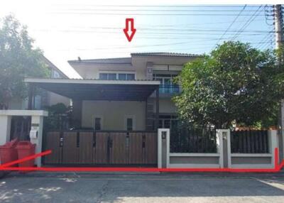 260 Sqm. Townhouse listed for ฿ 4,653,000.