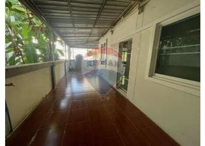 260 Sqm. Townhouse listed for ฿ 4,653,000.