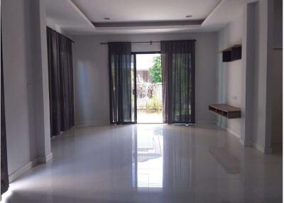 187 Sqm. Townhouse listed for ฿ 4,015,000.