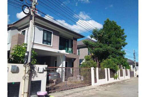 187 Sqm. Townhouse listed for ฿ 4,015,000.