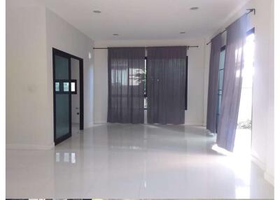 187 Sqm. Townhouse listed for ฿ 4,015,000.