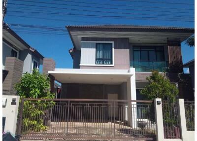 187 Sqm. Townhouse listed for ฿ 4,015,000.