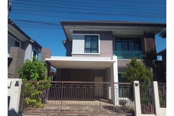 187 Sqm. Townhouse listed for ฿ 4,015,000.