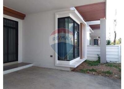 110 Sqm. Townhouse listed for ฿ 2,200,000.