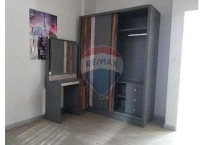 110 Sqm. Townhouse listed for ฿ 2,200,000.