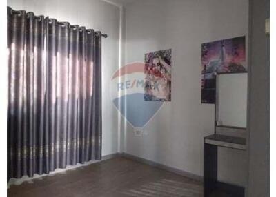 110 Sqm. Townhouse listed for ฿ 2,200,000.