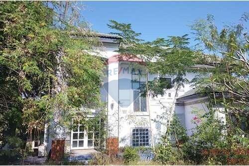 258 Sqm. Townhouse listed for ฿ 6,800,000.