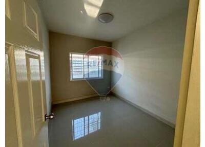 113 Sqm. Townhouse listed for ฿ 2,530,000.