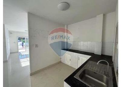 113 Sqm. Townhouse listed for ฿ 2,530,000.