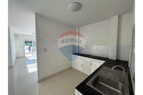 113 Sqm. Townhouse listed for ฿ 2,530,000.