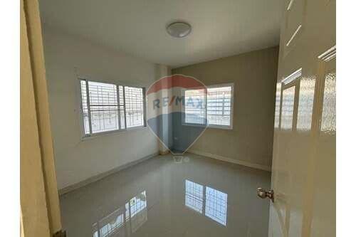 113 Sqm. Townhouse listed for ฿ 2,530,000.