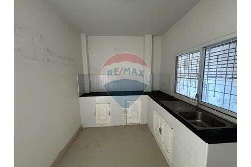 113 Sqm. Townhouse listed for ฿ 2,530,000.