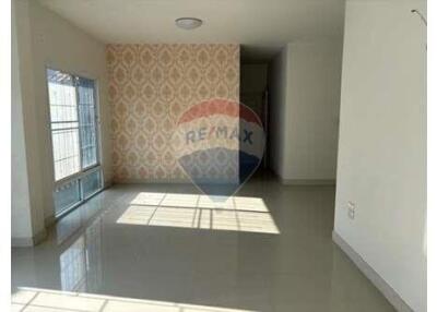 113 Sqm. Townhouse listed for ฿ 2,530,000.